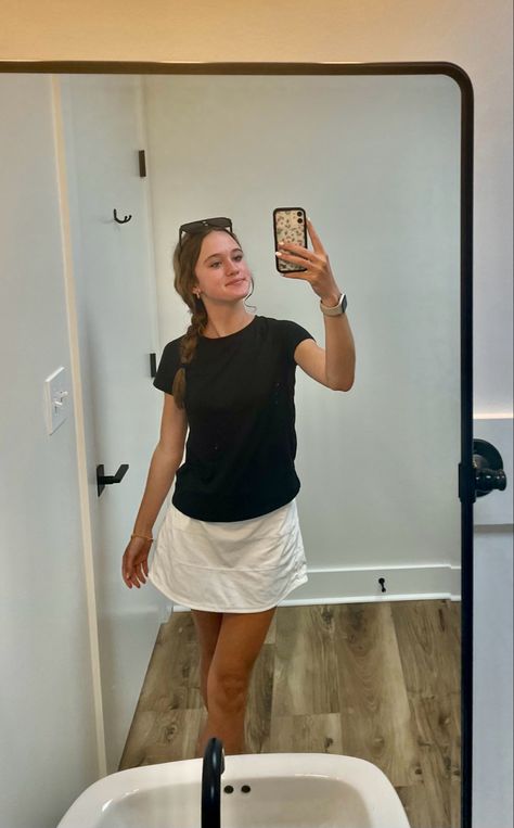 Lulu Skirt Outfit, Lululemon Skirt Outfit, Athletic Skirt Outfit, Preppy Outfit Ideas, White Skirt Outfits, Lulu Skirt, Lululemon Skirt, Wildflower Cases, Athletic Skirt