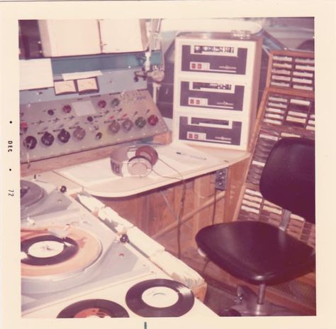 Radio Host Aesthetic, Radio Station Aesthetic, Station Aesthetic, 1970s Aesthetic, Richie Tozier, Lions Den, Old School Radio, Blood In Water, Butterfly Photography