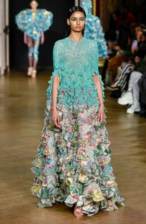 "Cosmos" Rahul Mishra Couture Spring 2023 #couture #fashion #highfashion #style #pinterestfashion #luxuryfashion #paris #parisfashion Couture Spring 2023, Paris Fashion Week 2023, Spring 2023 Couture, Rahul Mishra, 2023 Couture, Fashion Week 2023, Fashion Couture, 2023 Collection, Pinterest Fashion