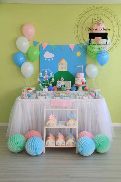 Peppa Pig Themed Birthday Party via Kara's Party Ideas KarasPartyIdeas.com The Place for ALL Things Party! #peppapig #peppapigparty #peppapigpartyideas (12) Peppa Pig Themed Birthday Party, Pig Themed Birthday Party, Pig Birthday Decorations, George Pig Party, Peppa Pig Birthday Party Decorations, Greta Gris, Peppa Pig Birthday Cake, Pig Birthday Cakes, Pig Birthday Party