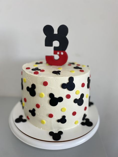 Mickey Cupcakes Ideas, Buttercream Mickey Mouse Cake, Mickey Mouse Oh Twodles Cake, Mini Mickey Mouse Cake, Mickey Mouse 3rd Birthday Cake, Mickey Mouse Pasta, Mickey And Friends Birthday Cake, Toodles Birthday Cake, Mickey Mouse Birthday Cake 2nd