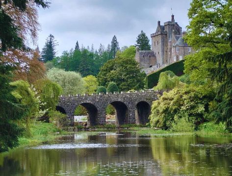 8 Best Day Trips from Stirling to See More Scotland Stirling Castle Scotland, Stirling Scotland, Scottish Countryside, Stirling Castle, Cairngorms National Park, Castle Scotland, Film Locations, Castle Garden, Loch Lomond