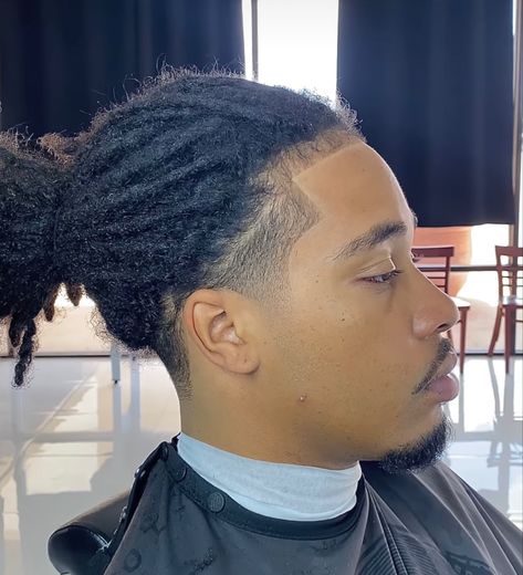 Taper Fade Twist Men, Taper Dreadlocks, Locs With Line Up Men, Edge Up With Dreads Men, Tapered Dreads Men, Taper Fade Haircut Dreads, Temp Fade Locs, Taper Fade Dreadlocks, Locs Haircut Men