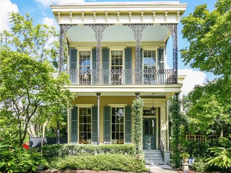 New Orleans Row Houses, New Orleans Mansion, New Orleans Style Homes, New Orleans Garden District, New Orleans Architecture, New Orleans Homes, Garden District, Sims House Design, Roof Styles