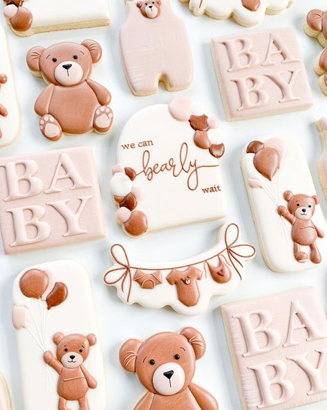 The Little Italian Baker LLC on Instagram: “I can bearly contain my excitement over this set🐻 . My favorite cookie from this set has to be the teddy bear holding the balloons! What’s…” Baby Shower Cookies Neutral, Baby Shower Oso, Baby Shower Themes Neutral, Cookie Sets, Teddy Bear Cookies, Bear Baby Shower Theme, Baby Shower Treats, Bear Cookies, Baby Gender Reveal Party