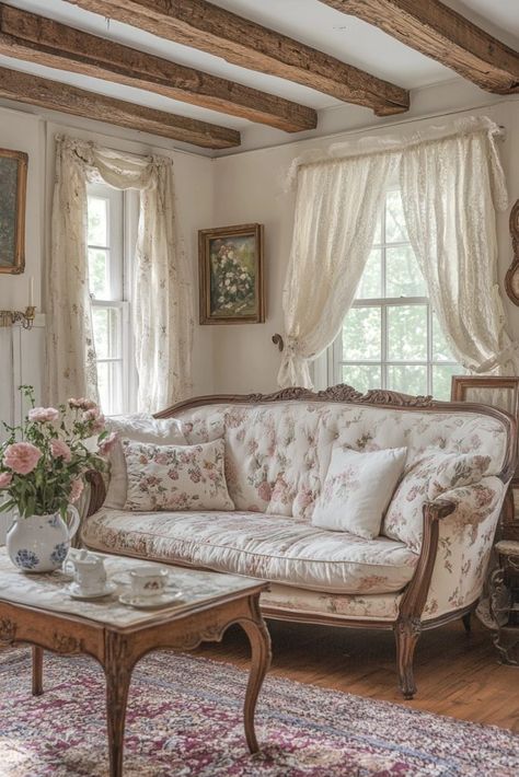 French Design Living Room, Living Room With Vintage Furniture, Vintage French Apartment, French Living Room Aesthetic, French Provincial Living Room Ideas, Traditional French Country Living Room, French Country House Living Room, Antique Sofa Living Room, French Provincial Lighting