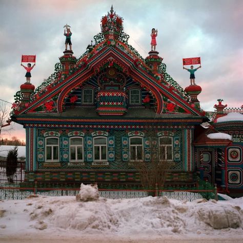 No Context Russia (@Russia_NC) / Twitter Architectural Narrative, From Russia With Love, Russian Architecture, Russian Culture, Russian History, Image Bank, Art Corner, Building Art, Wooden House