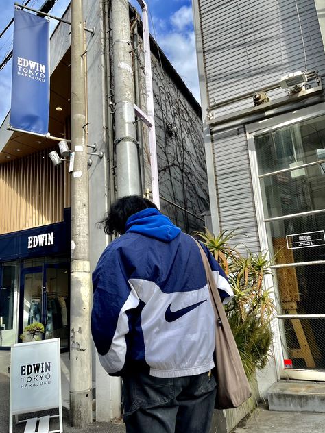 Nike Vintage Jacket, Vintage Jacket Outfit, Vintage Nike Jacket, Vintage Nike Sweatshirt, Jacket Nike, Nike Vintage, Y2k Jacket, Fire Fits, Jacket Outfit