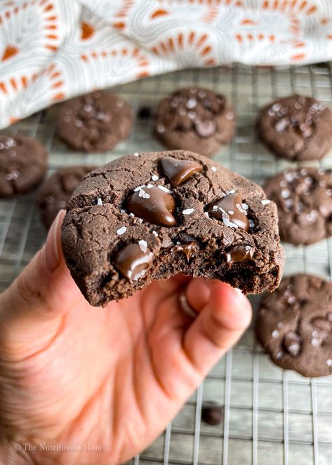 Double Chocolate Protein Cookies, Protein Powder Chocolate Chip Cookies, Chocolate Protein Powder Cookies, Whey Protein Cookies, Homemade Protein Cookies, Protein Cookies With Protein Powder, Chocolate Chip Cookies Protein, Protein Bakes, Chocolate Protein Cookies