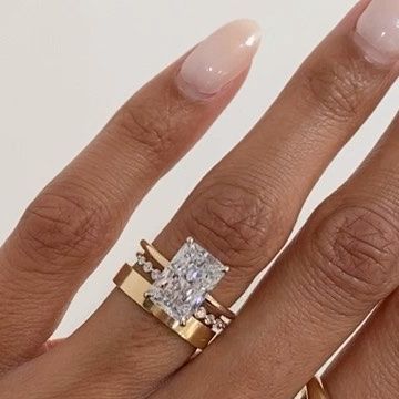 Engagement Rings Rectangle With Wedding Band, Engagement Ring With Flat Band, Wedding Bands For Rectangle Rings, Round Cut Wedding Ring Set, Most Popular Wedding Rings, Radiant Ring And Wedding Band, Radiant Ring With Band, Engagement Rings Gold Stack, Stacked Wedding Rings Radiant Cut