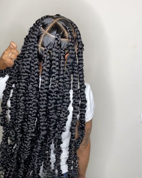 11.8k Likes, 122 Comments - Muva Of Passion Slays 💕 (@slaybyvee_) on Instagram: “Jumbo Knotlesss Passion Braids Now On Booking Link in Bio😍🥺 #viral #passiontwists #braids #dmv…” Passion Braids Hairstyles, Passion Braids, Short Passion Twist, Hair Butterfly, Butterfly Locs Crochet, Passion Twist Hair, Maroon Hair, Spring Crochet, Braided Hairstyles For Black Women Cornrows