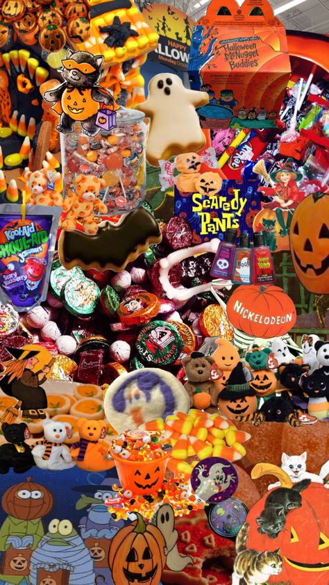 nostalgic halloween #nostalgia #halloween Halloween Decorations Nostalgia, 2000s Halloween Decorations, Halloween 2000s Nostalgia, Nastolgic Halloween, 90s Halloween Nostalgia, 70s Halloween Aesthetic, Early 2000s Halloween Nostalgia, Nostalgic Halloween Decor, 2000s Halloween Aesthetic