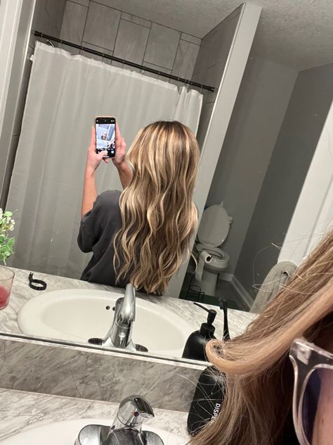 Blondish Brunette Hair, Haircuts And Color For Long Hair, Highlights Hair Ideas Blonde, Blonde In Brunette Hair, Long Blonde And Brown Hair, Latina Hair With Highlights, Blonde Balayage With Brown Underneath, Full Head Of Lowlights, Brownish Blonde Highlights