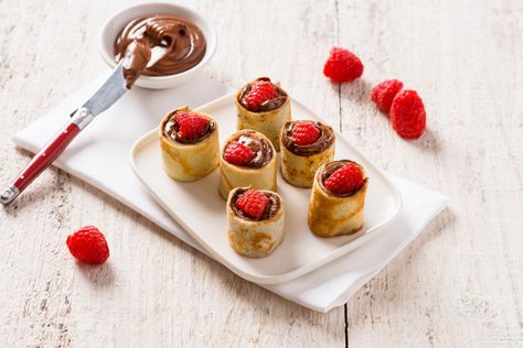 Raspberry Crepe Bites with NUTELLA hazelnut spread Raspberry Crepe, Strawberry Appetizers, Nutella Recipe, Nutella Inspired Recipes, Nutella Crepes, Nutella Desserts, Nutella Spread, Chocolate Hazelnut Spread, Nutella Recipes