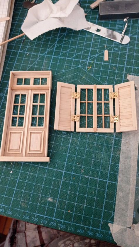 Doll Furniture Diy, Doll House Plans, Mini Doll House, Doll House Crafts, Architecture Model House, Dollhouse Miniatures Diy, Cardboard House, Miniature Diy, Barbie House