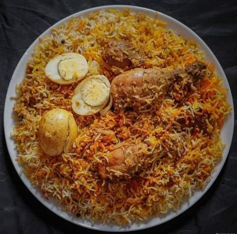 Biryani Plating, Biryani Poster Design, Biryani Packaging, Biryani Photo, Biryani Recipe Vegetarian, Biryani Quotes, Biryani Poster, Tikka Biryani Recipe, Biryani Recipe Video