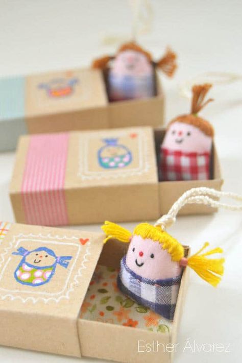 Funny Diy Gifts, Homemade Christmas Presents, Homemade Birthday Gifts, Diy Christmas Gifts For Kids, Diy Gifts To Make, Matchbox Crafts, Diy Christmas Presents, Homemade Birthday, Homemade Toys