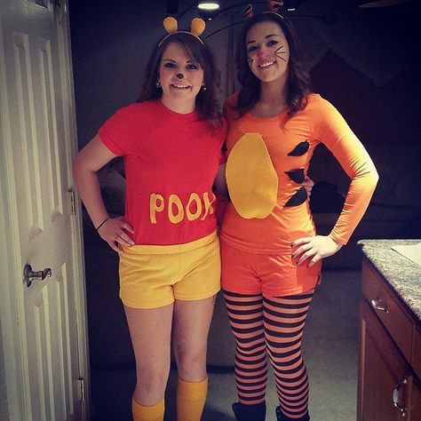 Image Source: Instagram user chelsea_nadine2453 Partner Halloween Costumes, Duo Day, Costumes For Best Friends, Best Friend Costumes, Friend Halloween Costumes, Best Friend Halloween, Halloween Duos, Pooh And Tigger, Friend Costumes