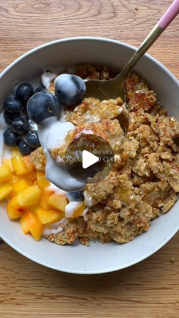 Samantha on Instagram: "Breakfast Idea - Scrambled oats 🥣🫐
One one to elevate your typical “oats” 
Tastes just like healthy granola without a ton of added sugar 🍌
* one banana 
* 1/2 cup of oats 
* One egg
* Teaspoon of chia seeds 
* Teaspoon of honey 
Optional to use oil or butter in frying pan 
Top with yoghurt, your favorite fruit and honey 

#healthybreakfast #breakfastideas #oatmeal #oats #balanceddiet #yoghurtbowl #healthyrecipes #recipe #easymeals #explore #discoverunder5k" Granola Breakfast Ideas, Scrambled Oats, Pancakes Oats, Cottage Cheese Protein Pancakes, Fruit And Honey, Healthy Granola, One Egg, Balanced Living, Instagram Breakfast