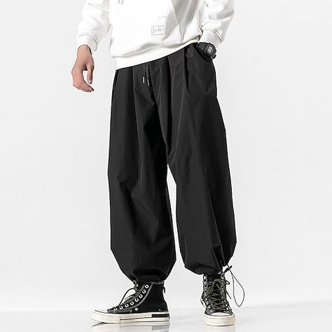 Man Street Style, Mens Wide Leg Pants, Harem Pants Men, Graduation Outfits, Casual Sweatpants, Loose Trousers, Sporty Casual, Summer Concert, Baggy Pants