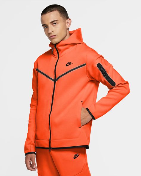 Nike Sportswear Tech Fleece Men's Full-Zip Hoodie. Nike.com Nike Hoodie Outfit, Nike Tech Joggers, Nike Tech Fleece Hoodie, Hoodie Outfit Men, Tech Fleece Hoodie, Windrunner Jacket, Mens Zip Hoodie, Skiing Outfit, Nike Sweater