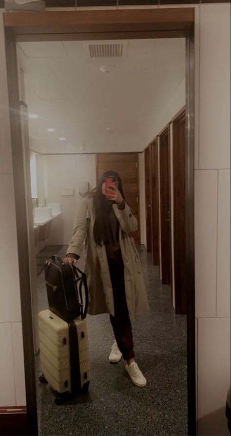 Airport Outfit | Airport Look | Airport fit | Airport Aesthetic | Trench Coat | Sweat pants | Indian Airport Snapchat Stories, Manushi Chillar Airport Look, Airport Aesthetic Outfit, Aesthetic Trench Coat, Indian Airport Look, Desi Airport Look, Airport Outfit Bollywood Actress, Bollywood Actress Airport Look, Airport Fit