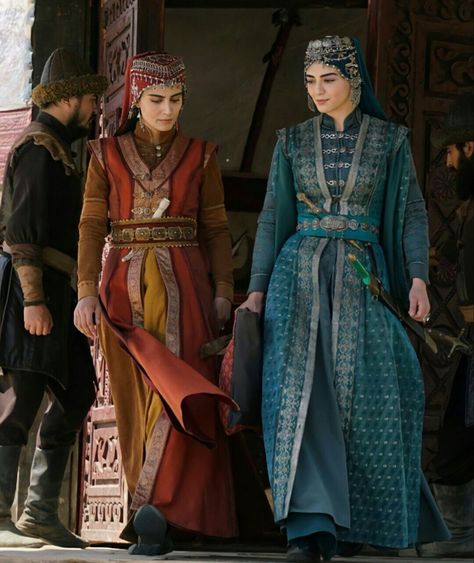 Traditional Iranian Clothing, Iranian Clothes, Middle Eastern Clothing, Famous Warriors, Arabic Clothing, Turkish Clothing, Royalty Fashion, Armor Clothing, Turkish Dress