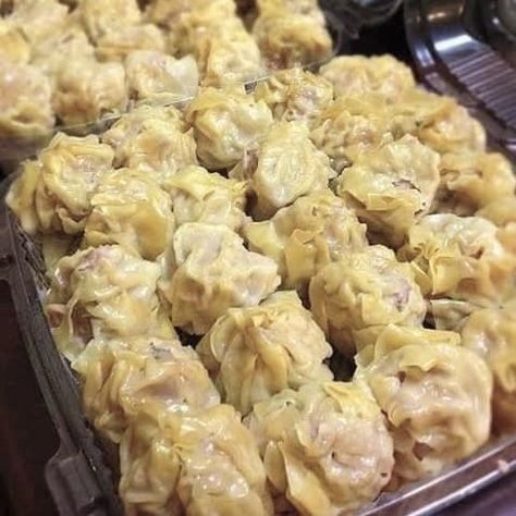 Pork Siomai Recipe, Siomai Recipe, Pork Siomai, Chinese Dumpling, Siu Mai, Steamed Pork, Dim Sum Recipes, Shrimp Dumplings, Chicken Spring Rolls