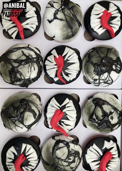 Venom Birthday Party Food Ideas, Venom Cupcakes, Venom Cupcakes Cake Ideas, Venom Party Favors, Venom Themed Birthday Party, Venom Cakes Birthdays, Venom Birthday Decorations, Marvel Cupcakes, Venom Marvel