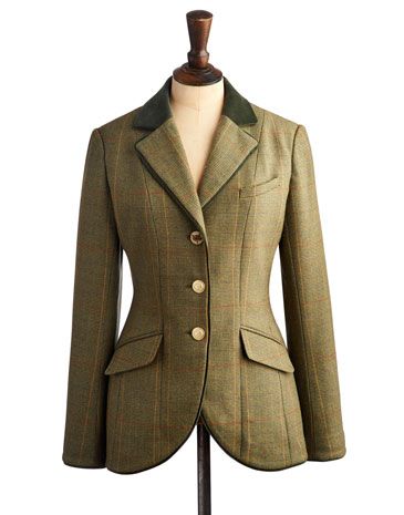 Joules null Womens Tweed Jacket, Mrtoad. Elegant and versatile, this hacking jacket is inspired by country sports and will make sure you remain in a field of your own when it comes to British heritage style. Immaculately tailored, crafted with only-at-Joules tweed and finished with velvet piping and trims. Hacking Jacket, Art Deco Glamour, Womens Tweed Jacket, Tweed Jackets, Country Attire, British Country, Womens Tweed, Jacket Ideas, Country Clothing