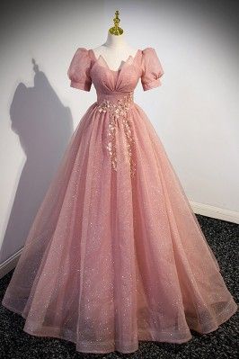 Ballgown Prom Dress, Lilac Prom Dresses, Tulle Ballgown, Dreamy Gowns, Long Gown Design, Classy Gowns, Unique Prom Dresses, Princess Ball Gowns, Prom Dresses Modest