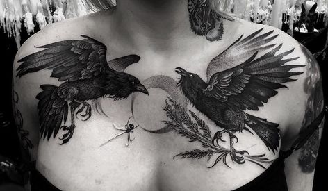 Backpiece Tattoo, Crow Tattoo, Tattoo Master, Raven Tattoo, Chest Tattoos For Women, Chest Piece Tattoos, Black Birds, Geniale Tattoos, Stomach Tattoos