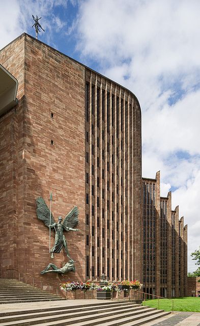 via Xavier de Jauréguiberry: Coventry Cathedral | Sir Basil Spence, Ove Arup St Basils Cathedral Interior, Chartres Cathedral Interior, Cathedral Building Gothic Architecture, Coventry Cathedral, Japanese Interiors, Salisbury Cathedral, Italian Interior, American Interior, American Houses