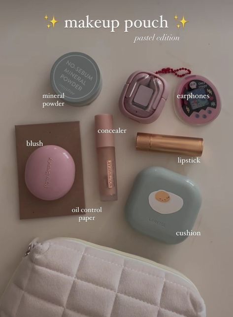 Summer Bag Essentials, Everyday Bag Essentials, Uni Bag, Blush Lipstick, Makeup Bag Essentials, Essential Pouch, School Bag Essentials, Backpack Essentials, Travel Bag Essentials