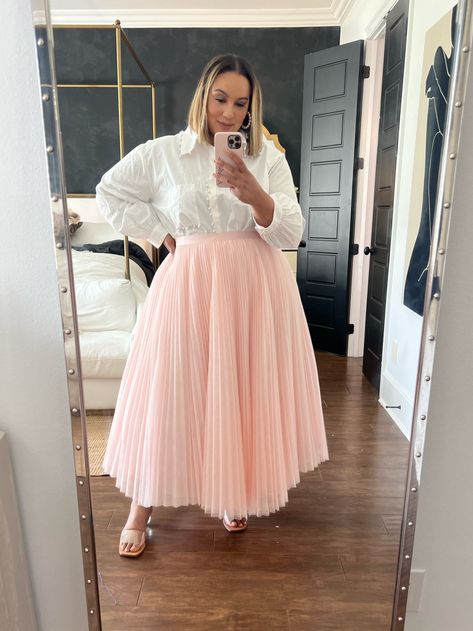 Plus Size Romantic Outfits, Plus Size Pastel Outfits, Girly Outfits Modest, Ingenue Outfits, Romantic Clothing Style, Cozy Wardrobe, Curvy Skirt, Outfit Curvy, Outfits Gorditas