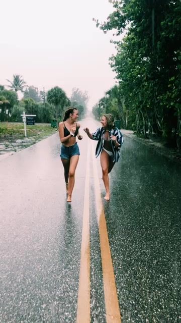 Photographie Indie, Best Friend Photography, Best Friend Photoshoot, Best Friends Shoot, Foto Tips, Best Friend Photos, Cute Friend Pictures, Summer Goals, Summer Friends