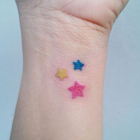 Pansexual Tattoo Ideas, Swaggy Tattoos, Pansexual Tattoo, Small Cat Tattoo, Outfit Oc, Neck Tattoo Women, Best Friends Tattoo, Max Core, Simple Cat Tattoo