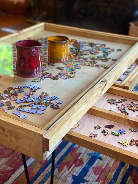 Puzzle Coffee Table, Reclaimed Wood Mirror, Diy Yard Games, Coffee Table Height, Puzzle Table, Board Game Table, Display Coffee Table, Diy Puzzles, Classic Board Games