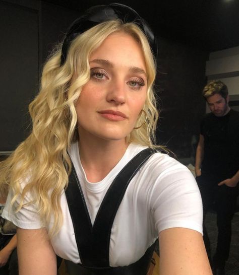 AJ Michalka instagram post. Curly hair Aly And Aj, Aj Michalka, The Goldbergs, Best Sister, Fav Celebs, Role Models, Curly Hair, Photo Galleries, Curly Hair Styles