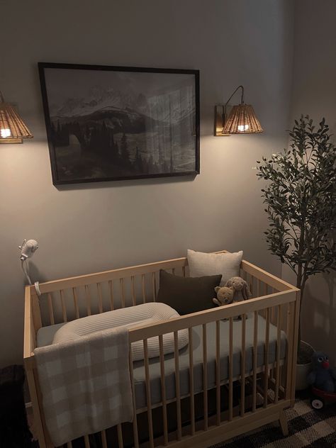 Gray And Natural Wood Nursery, Baby Nursery Inspiration, Baby Room Themes, Baby Room Neutral, Nursery Style, Nursery Room Design, Baby Room Inspiration, Baby Boy Room Nursery, Nursery Room Inspiration