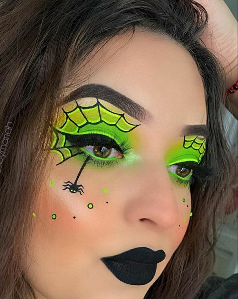 Halloween Eyeshadow, Eyeshadow Pigments, Maquillage Yeux Cut Crease, Holloween Makeup, Bright Eyeshadow, Cute Halloween Makeup, Halloween Makeup Diy, Holiday Makeup Looks, Halloween Makeup Ideas