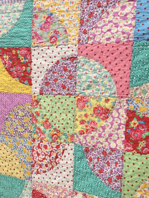 Drunken Path Quilt Pattern Design, Drunkard Path Quilts, Drunkard Path Quilt Patterns, Drunkers Path Quilt Patterns, Drunkards Path Quilting Designs, Drunkards Path Quilt Variations, Drunkards Path Quilt Pattern, Line Stitch, Circle Quilt Patterns