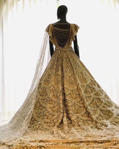 Trail Lehenga, Desi Outfits, Manish Malhotra, Indian Bridal Outfits, Lehenga Designs, Indian Fashion Dresses, Manish, Bridal Outfits, Indian Bridal