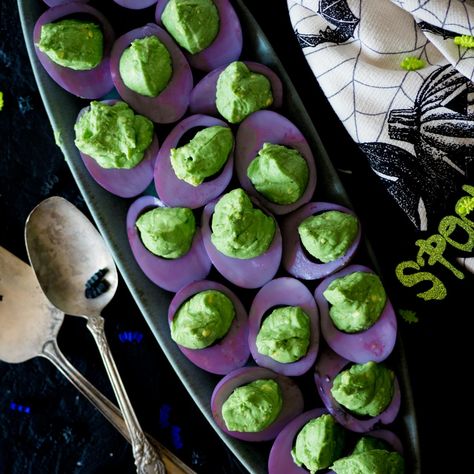 Purple Deviled Eggs, Halloween Feast Ideas, Goth Appetizers, Beatle Juice Movie Night, Bettle Juice Party Food, Spooky Deviled Eggs, Beetlejuice Halloween Party Food, Halloween Party Gothic, Boo Brunch Ideas