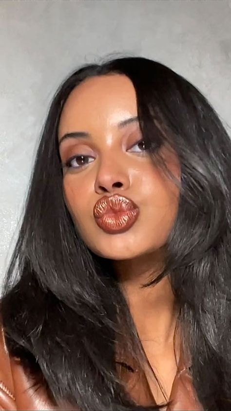 Afnan Dano (@afnandano) • Instagram photos and videos Afnan Dano, 90s Makeup Look, Show Makeup, Makeup Books, Cute Eye Makeup, Classic Makeup, Lip Combo, Arabian Beauty Women, Dope Makeup