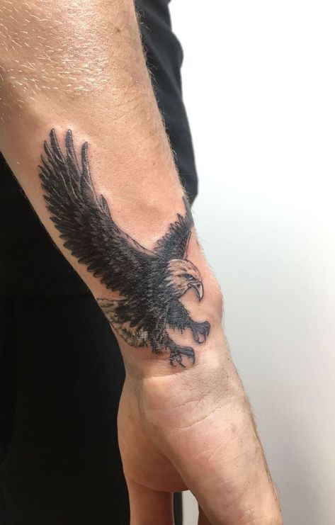 Bottom Forearm Tattoo, Eagle Tattoo Forearm, Eagle Tattoo Arm, Eagles Tattoo, Small Eagle Tattoo, Tatuagem Masculina Pequena, Tattoos Arm, Forarm Tattoos, Tattoo Inspiration Men