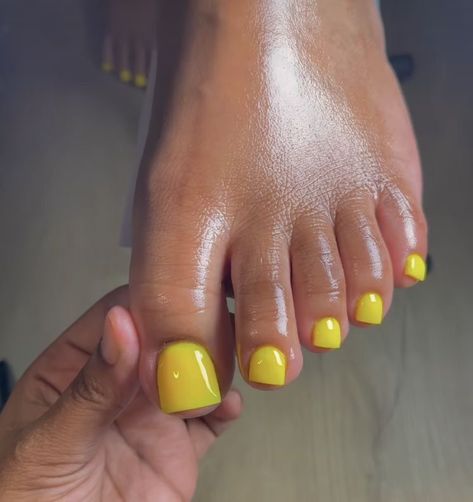 ˚୨୧⋆ @bella2angel Yellow Toe Nails, Pedicure Ideas, Gel Toe Nails, Acrylic Toe Nails, Pretty Toe Nails, Cute Toe Nails, Summer Toe Nails, Colored Acrylic Nails, Short Square Acrylic Nails