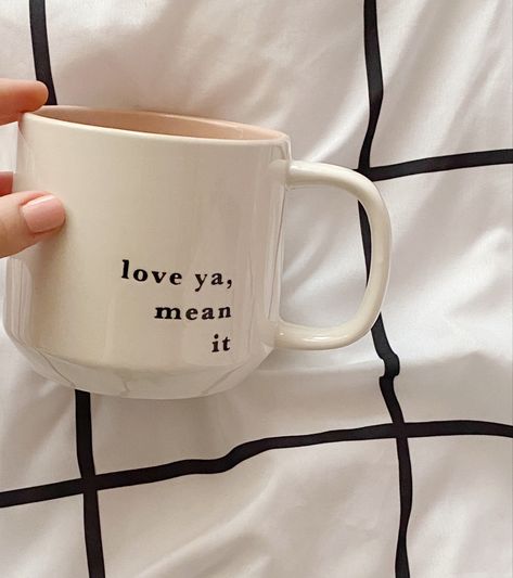 Minimal Mug Design, Minimalist Mugs, Minimal Mug, Trendy Apartment, Pretty Mugs, Smart Home Design, Wedding Decor Style, Cute Mug, Diy Crafts For Gifts