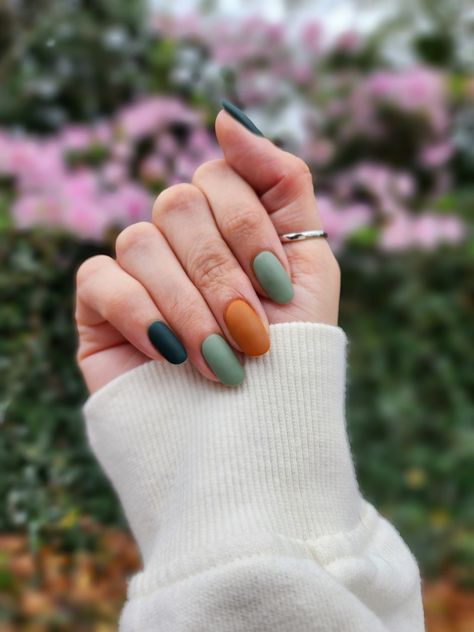 Fall Brown Nails Matte And Glossy, 3 Color Manicure, Green Orange Fall Nails, Dark Orange Matte Nails, Nails With Terracotta Dress, Orange And Sage Nails, Burnt Orange And Sage Green Nails, Dark Teal And Rust Orange Nails, Autumn Nails Green And Orange