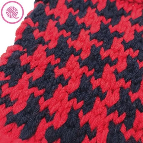 How to Knit Houndstooth (Free Stitch Pattern with Video) Knitting Intarsia, Houndstooth Scarf, Crochet Things, Hounds Tooth, Learn How To Knit, Purl Stitch, Easy Knitting Patterns, How To Knit, Knit Stitch Patterns